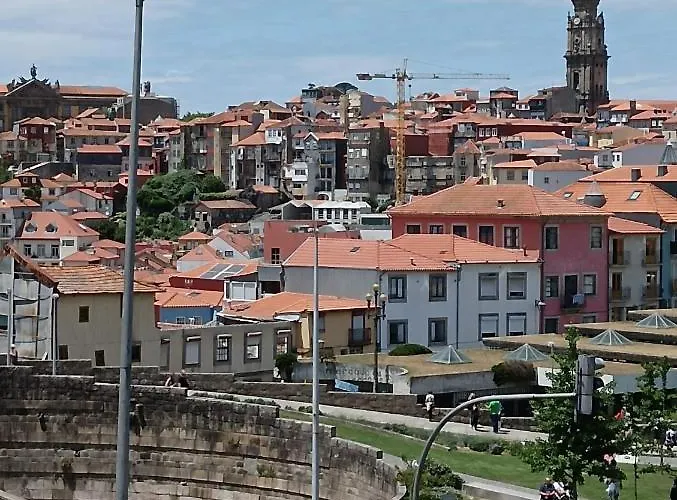 Pont Luiz Апартаменты Порту